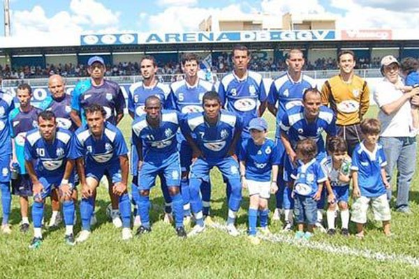 URT não toma conhecimento da Seleção de Guimarânia e goleia em ritmo de treino