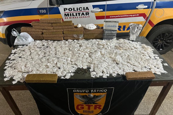PM Rodoviária aborda ônibus e apreende maconha, cocaína e pasta base de cocaína avaliadas em R$700 mil