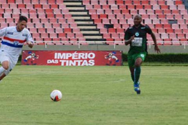 Mamoré vacila no final do jogo e acaba derrotado pelo CAP Uberlândia por 2 a 1