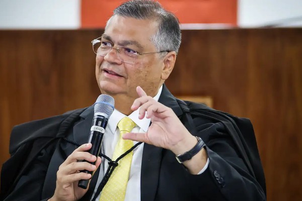 Dino libera retomada do pagamento de emendas parlamentares suspensas