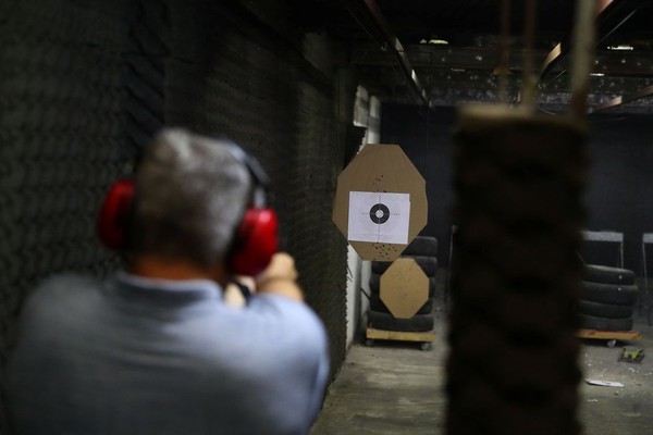 PF cumpre mandados contra CAC’s com armas irregulares