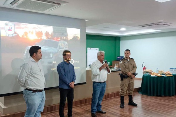 Polícia Militar traça estratégias com cafeicultores para evitar furtos e roubos durante a colheita