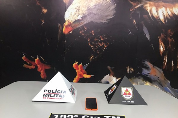 Vítima que teve o celular roubado rastreia o aparelho e ajuda a PM a prender autor do crime
