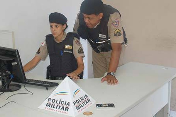 Duas alunas se agridem e PM flagra estudante com Iphone 5 de colega na cueca