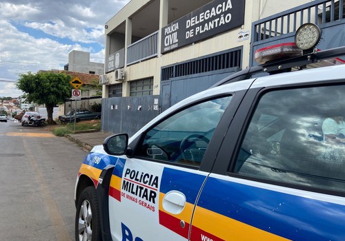 Vítima de violência doméstica volta a ser ameaçada quando procurava proteção da polícia