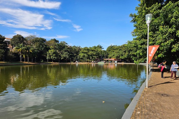 Prefeitura orienta visitantes a não alimentarem os animais dos parques públicos da cidade