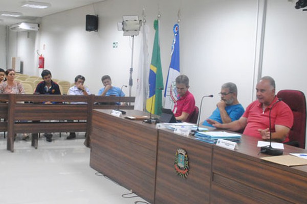 Moradores de Pindaíbas vêm a Patos de Minas reivindicar melhorias no abastecimento de água