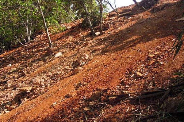 Moradores denunciam aterro gigantesco em área de preservação às margens do Rio Paranaíba