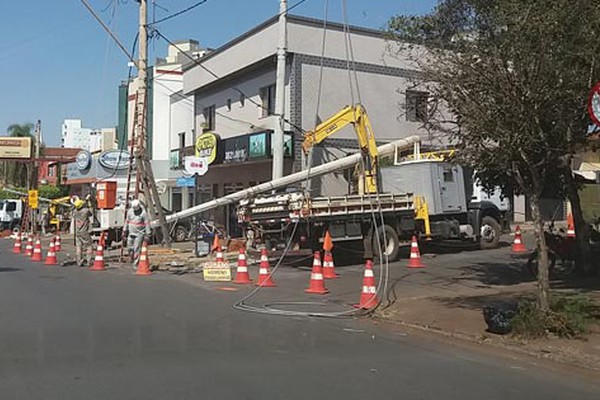 Corte de energia pega moradores de surpresa causando indignação em Patos de Minas