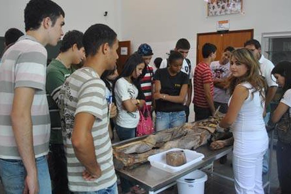 Mais de 4 mil estudantes vão ao Unipam tirar dúvidas sobre a carreira a seguir