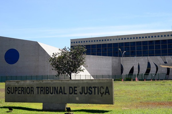 STJ: planos não são obrigados a cobrir condutas fora da lista da ANS