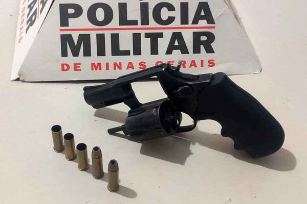 Homem é preso com revólver após disparar contra desafeto em bar em Guarda dos Ferreiros