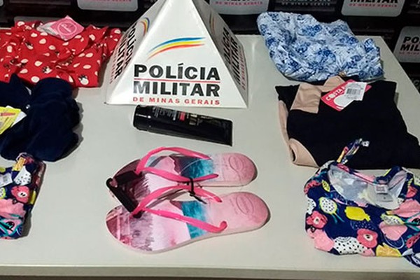 Mulher é presa por furtar roupas, creme e chinelo em supermercado de Patrocínio