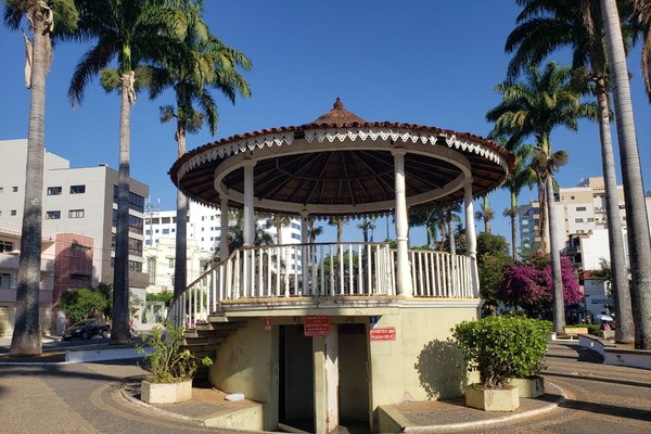 Coreto Municipal de Patos de Minas sofre com o vandalismo e está em condições precárias