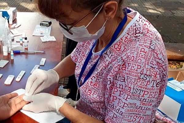 Projeto realiza escuta psicológica e testes para doenças sexuais no Centro de Patos de Minas