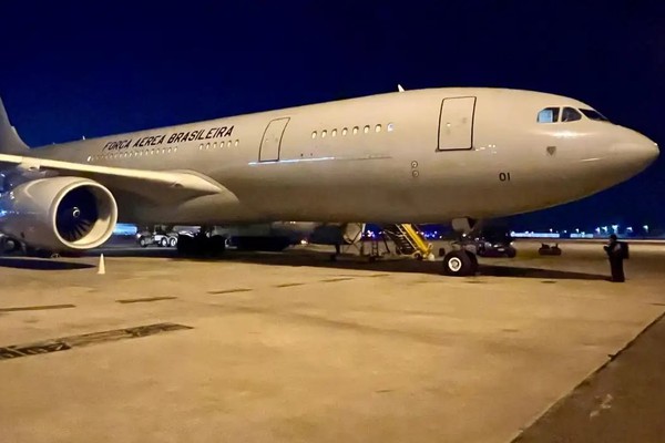 Avião que vai repatriar brasileiros no Líbano segue para Beirute