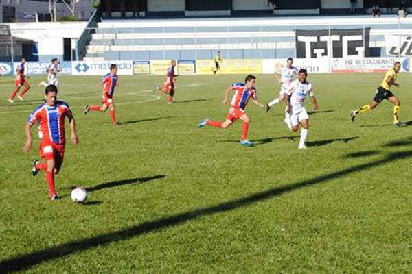 Jogando no Zama Maciel, Funorte perde para o Araxá por dois a zero