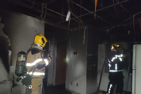 Incêndio em casa no bairro Alto da Serra mobiliza Corpo de Bombeiros em Patos de Minas