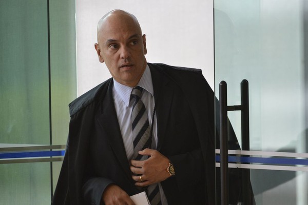 Supremo reconduz Alexandre de Moraes para mandato no TSE