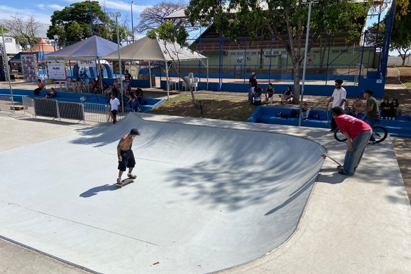 Evento com artes urbanas e campeonato de skate agita o fim de semana no Projeto Saci em Patos de Minas