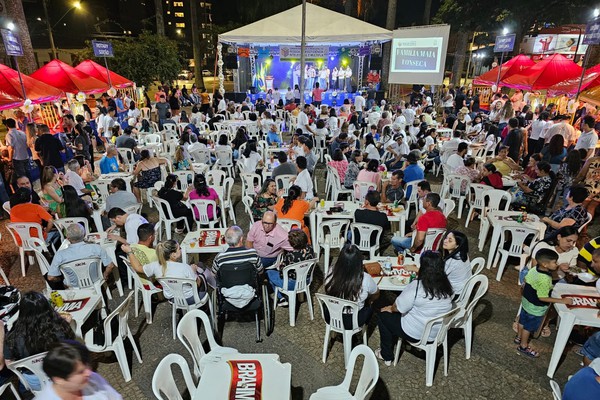 Apae de Patos de Minas abre a 28ª edição da Feira da Bondade na Praça do Coreto