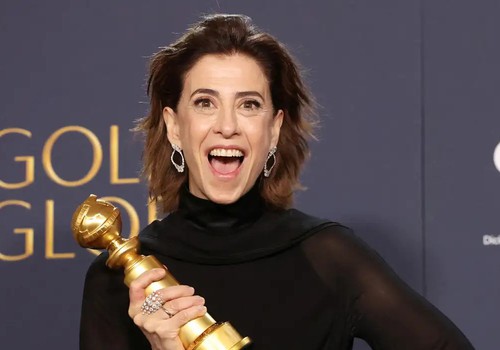 Fernanda Torres leva Globo de Ouro por atuação em Ainda Estou Aqui