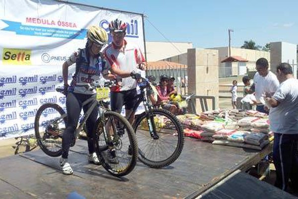 Com mais de 330 competidores, Enduro de MTB do 15º BPM tem novo recorde