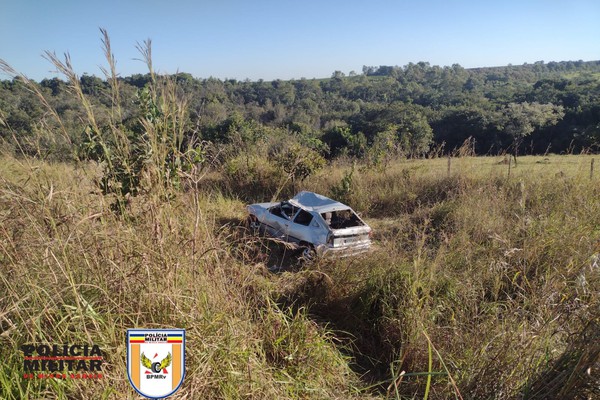 Motorista de 53 anos morre após veículo sair da pista e capotar na MGC 462, em Patrocínio