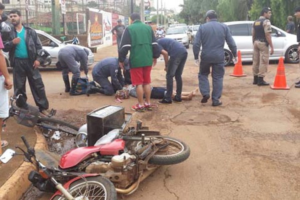 Motociclista e ciclista vão parar no Regional após acidente na avenida Fátima Porto