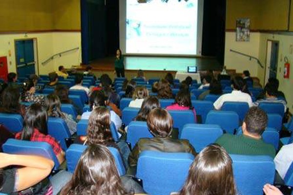 Seminário da FPM sobre Traumatismo Dentofacial recebe alunos, autoridades e professores