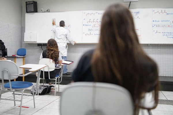 Mais de 5 milhões de crianças e adolescentes ficaram sem aulas em 2020