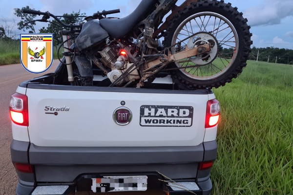 Moto com número do chassi raspado é apreendida e motorista de pick up é preso na AMG 1835