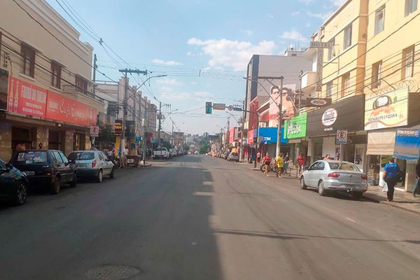 Loja no Centro de Patos de Minas tem atividades encerradas por descumprir medidas sanitárias