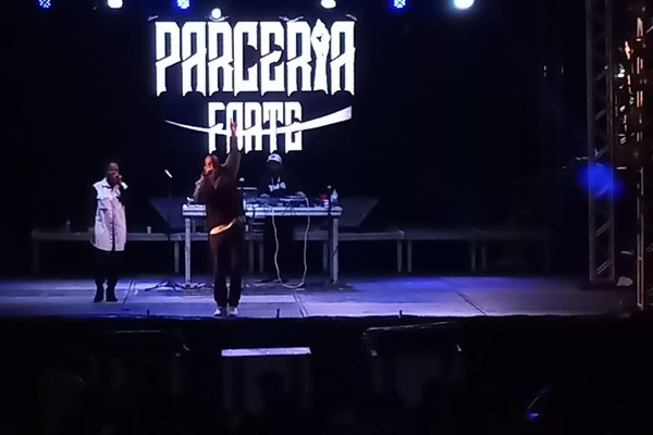 Parceria Forte enaltece caminhada rumo à vitória e glorifica os milagres de Deus; Ao Vivo