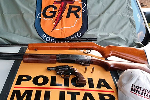 Após encontrar registros de armas vencidos na MG190, homem é preso com 3 armas