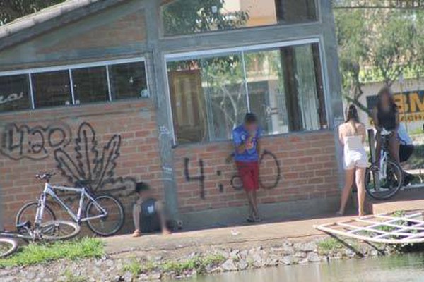 Usuários são flagrados consumindo drogas em plena luz do dia na Lagoa Grande