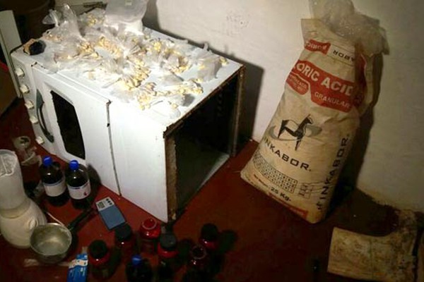 PM encontra laboratório de cocaína e crack no centro de Patrocínio e prende 3 em flagrante