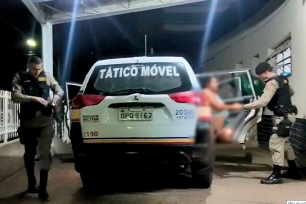 Mulher é socorrida pela PM após ser baleada no bairro Coração Eucarístico