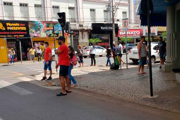 Sindicatos do comércio homologam convenção e salário mínimo será de R$R$1340,07 nas cidades da região