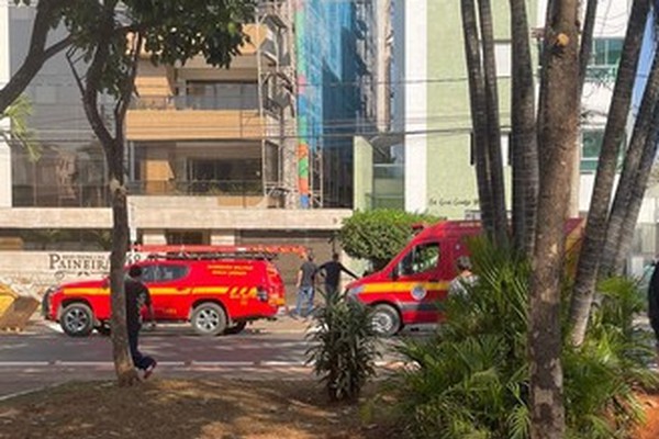 Mulher cai do 2° andar de apartamento e mobiliza Bombeiros, Samu e Polícia Militar