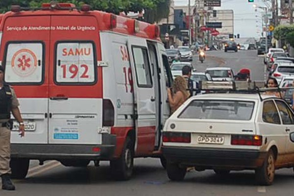 Motociclista perde dente em acidente com três veículos na Major Gote