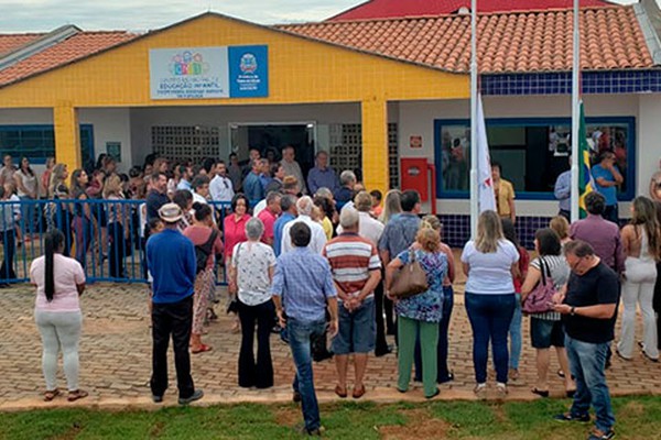 Com sete anos de atraso, Creche no bairro Alto Limoeiro finalmente é entregue à população