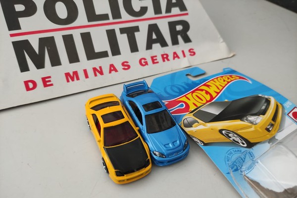 Homem de 49 anos é preso após furtar dois carrinhos hot wheels em hipermercado