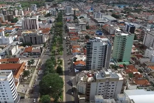 Com desemprego crescente no país, Patos de Minas continua gerando empregos 