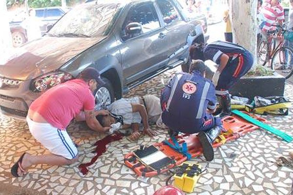 Motociclista fica ferido em um grave acidente na Avenida Paranaíba