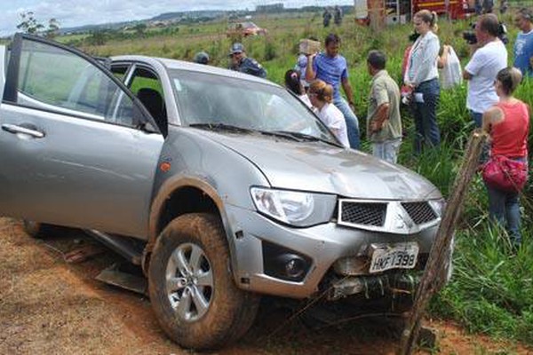 Motorista perde o controle da direção e fica ferida em acidente na BR 354