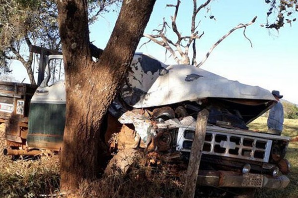 Grave acidente em estrada vicinal próxima a Patrocínio deixa rapaz gravemente ferido