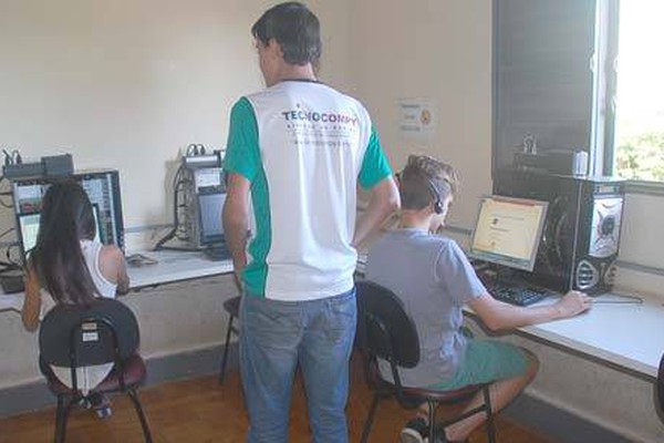 Alunos de escola pública terão cursos grátis durante a Copa do Mundo na Tecnocompy