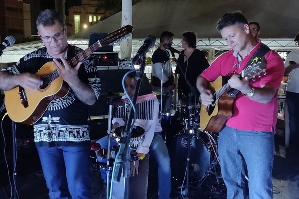 No Palco do Coreto tem Festival de Viola que vai distribuir prêmios neste sábado; veja ao vivo