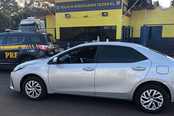 PRF apreende Corolla clonado com apenas 2 mil quilômetros rodados na BR365